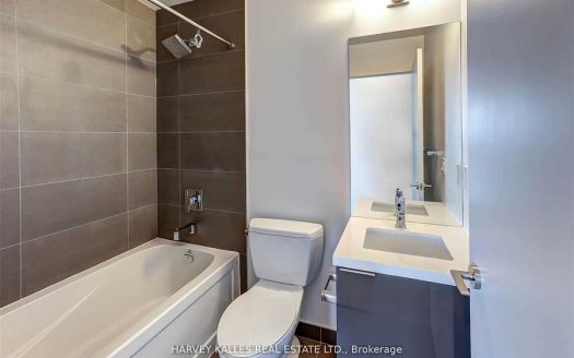 8 Eglinton Ave E 5202, Toronto